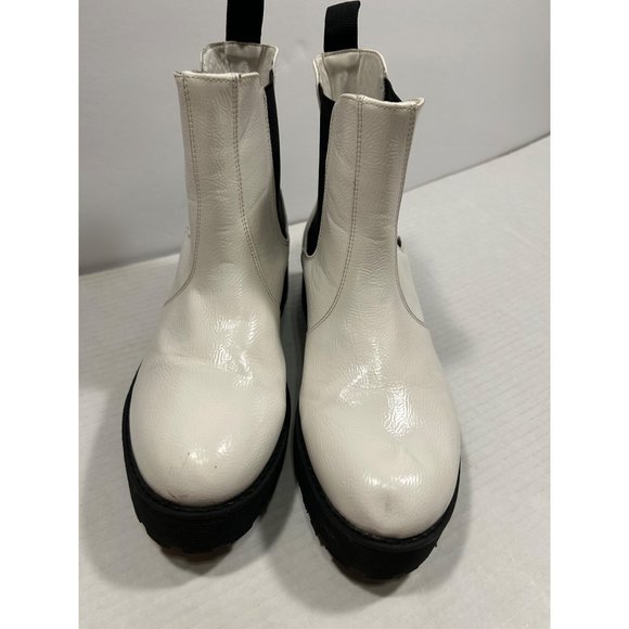 Dirty Laundry Maps Chelsea Boot‎ White Faux Leather Size 7.5 Ankle - Picture 4 of 9